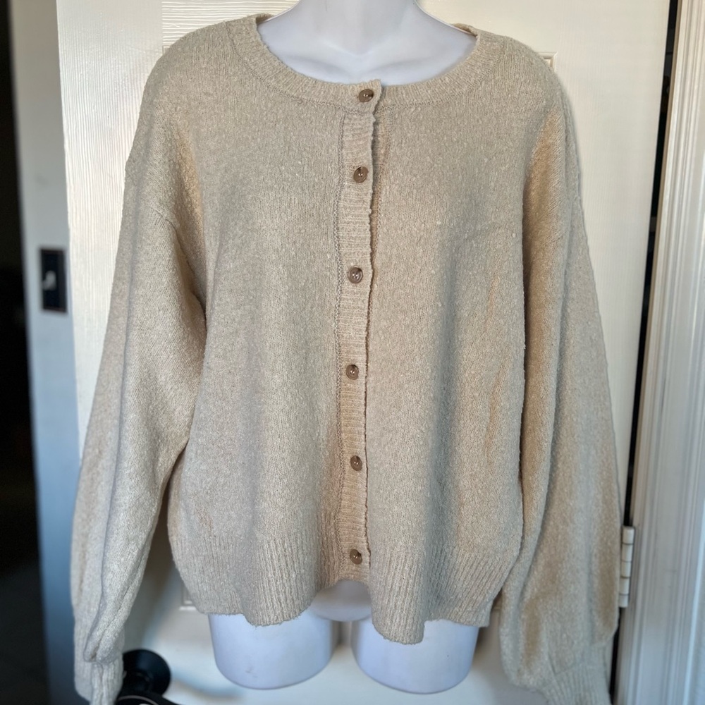 NWT By The River Elegant Beige Button-Up Cardigan L